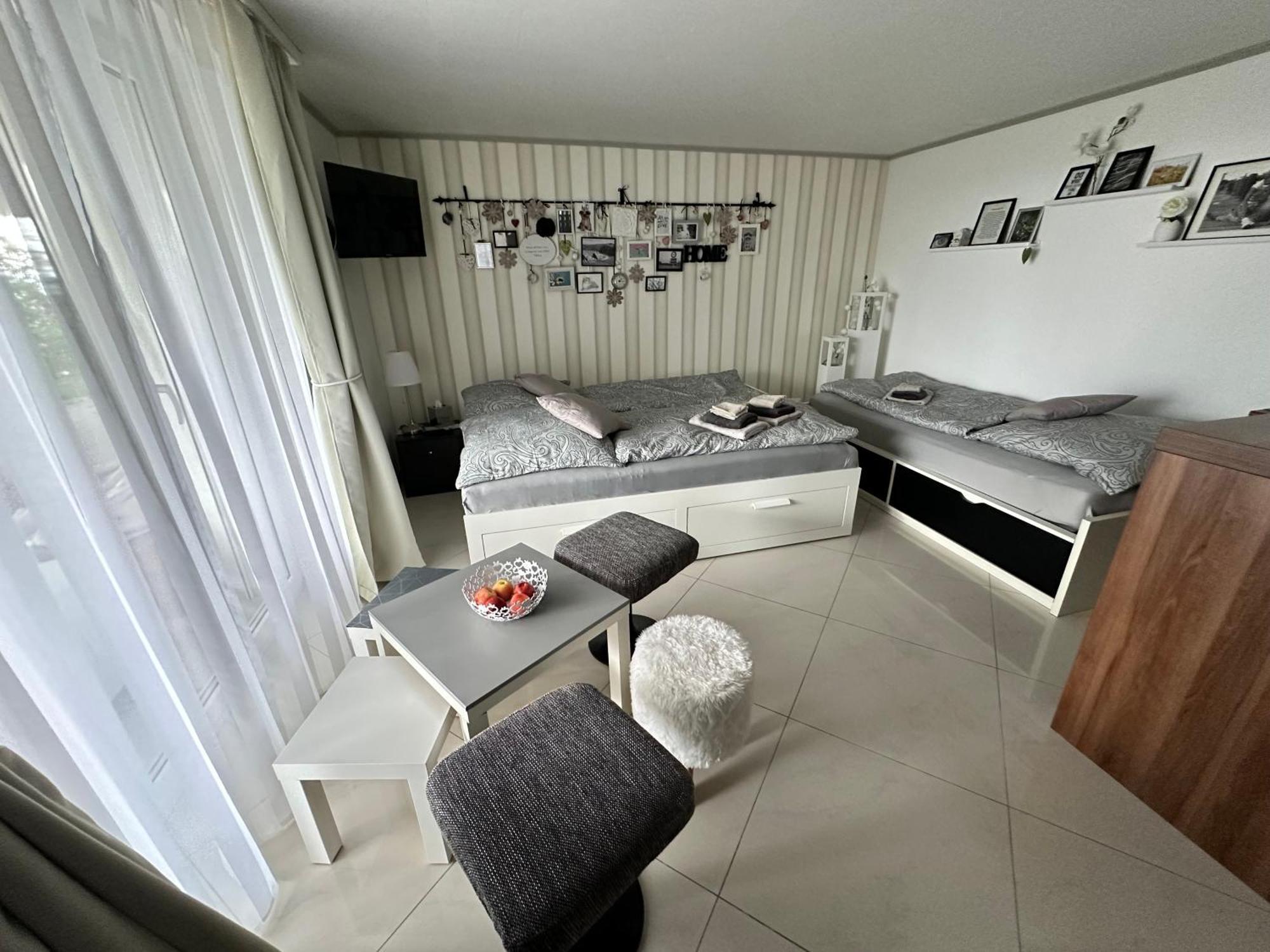 Romantisches Inmitten Von Weinbergen Apartmán *